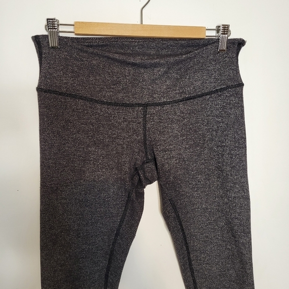 Lululemon Mid Rise Pant Size 8 - Picture 6 of 9